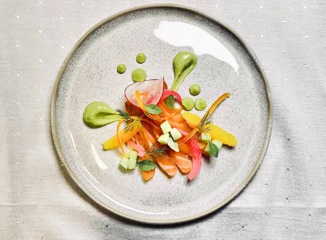 Cured salmon with pickled vegetables and herb purée